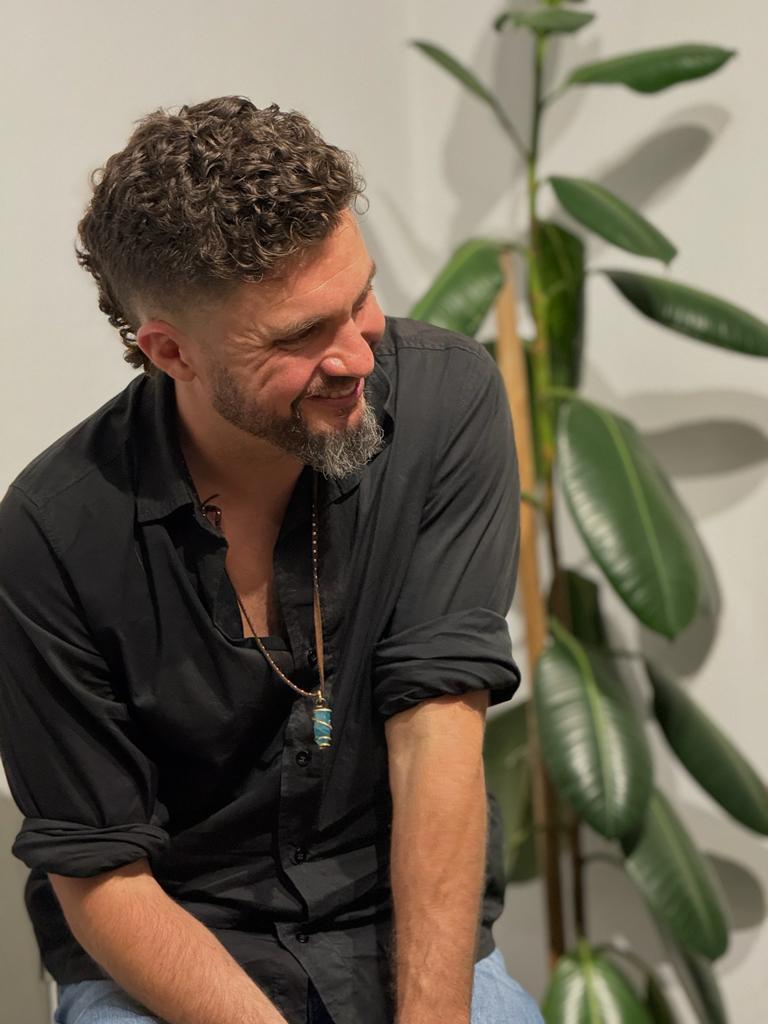 Damián en charla